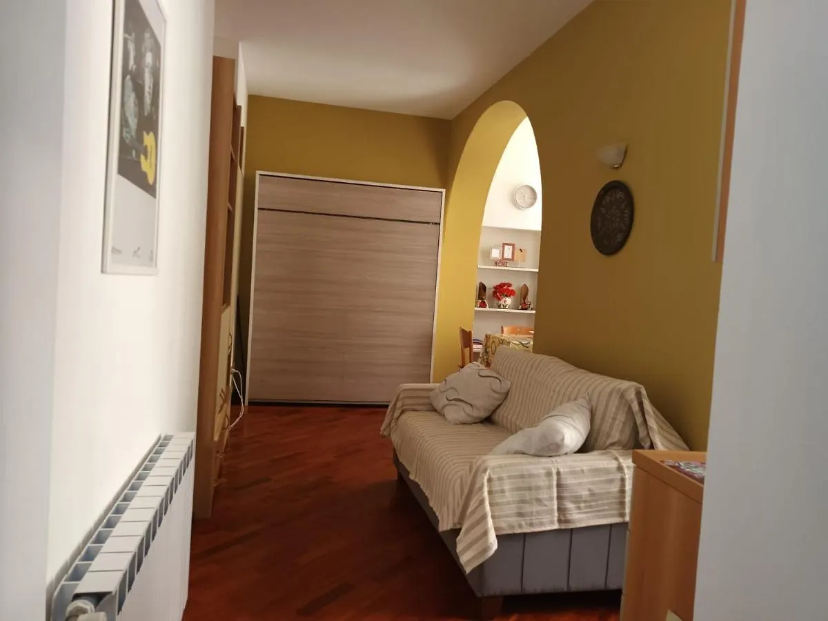 Larysa Apartment Sanremo 0*,